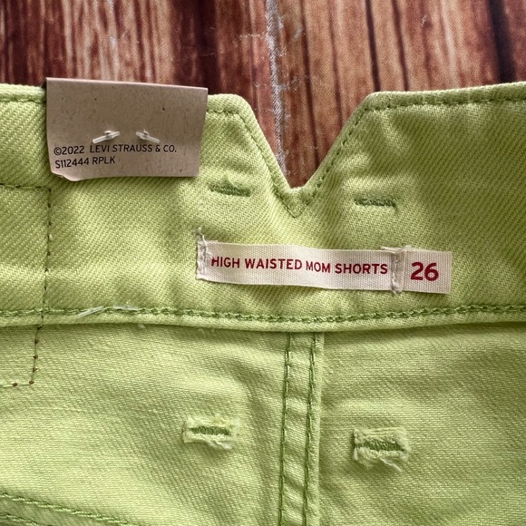 Levi’s Strauss Women’s Notch High Waisted Mom Shorts Daiquiri Green Size 26 - Picture 7 of 9